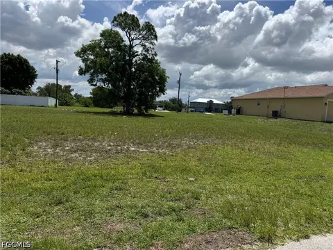 1707 NW 5th Pl, Cape Coral, FL 33993