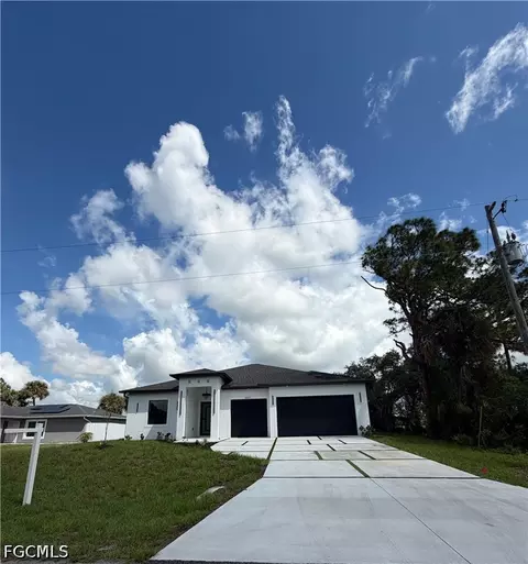 6037 N Moss Cir, Labelle, FL 33935