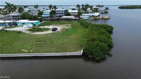 2638 Second St, Matlacha, FL 33993 photo 2
