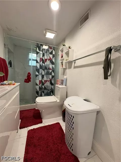 Bath - 855 N Datil St, Clewiston, FL 33440 photo 2 of 2