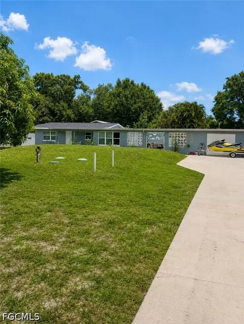 257 Evergreen Rd, North Fort Myers, FL 33903