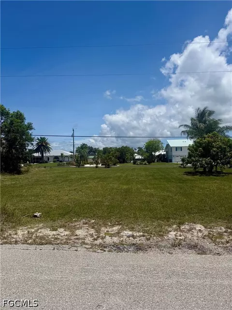 3780 Snow Bird Ln, Saint James City, FL 33956