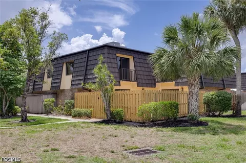 4047 Sandlewood Ln #3, Fort Myers, FL 33907