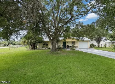 4001 Bishop Cir, Labelle, FL 33935