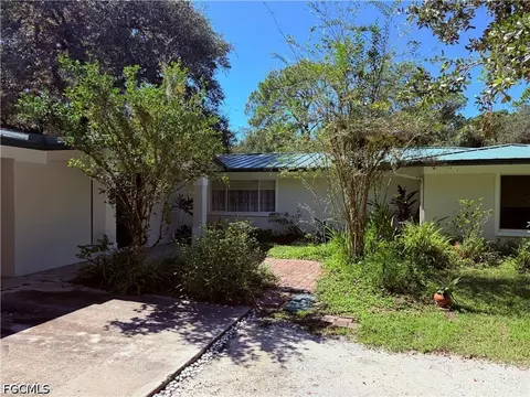 18251 Persimmon Ridge Rd, Alva, FL 33920