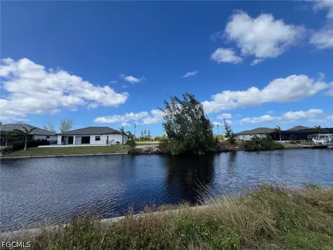 722 NW 39th Ave, Cape Coral, FL 33993