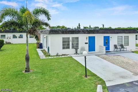 8 Tangerine Ct, Lehigh Acres, FL 33936