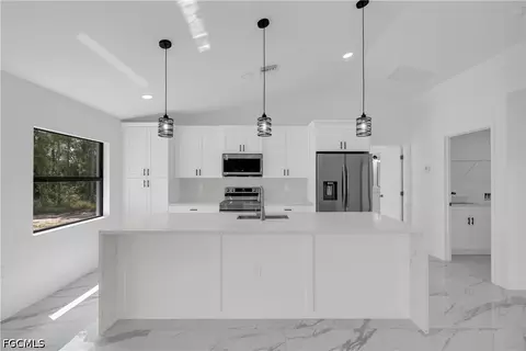 Kitchen - 7573 19th Ter, Labelle, FL 33935 photo 1 of 4