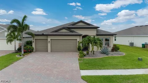 3271 Baravaldo Cir, Cape Coral, FL 33909