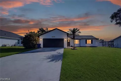 18521 Phlox Dr, Fort Myers, FL 33967