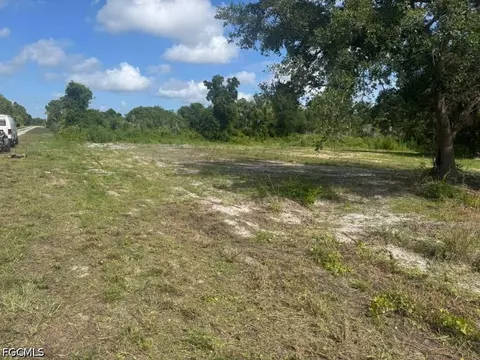 4239 E 29th St, Alva, FL 33920