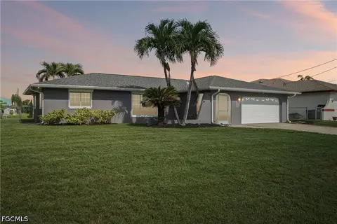 2206 SE 10th Pl, Cape Coral, FL 33990