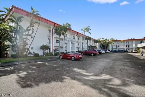 1700 Pine Valley Dr #208, Fort Myers, FL 33907