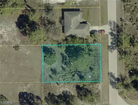 1024 Maxwell Ave S, Lehigh Acres, FL 33974