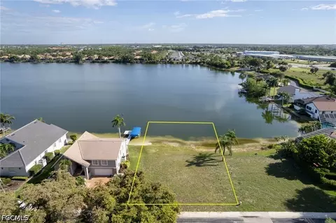 5090 Harborage Dr, Fort Myers, FL 33908