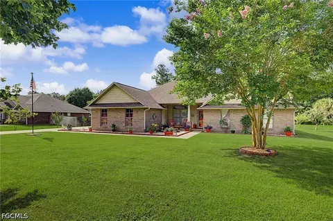 9915 Nichols Lake Rd, Milton, FL 32583