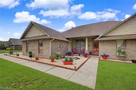 9915 Nichols Lake Rd, Milton, FL 32583