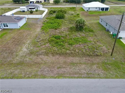 9042 Green Cir, Labelle, FL 33935