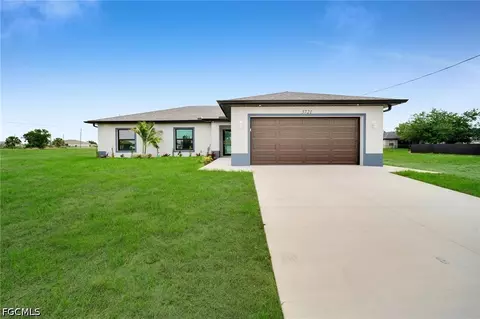 3721 NE 11th Pl, Cape Coral, FL 33909
