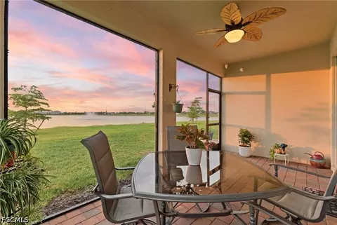 628 Parkshore Lake Ave, Cape Coral, FL 33993
