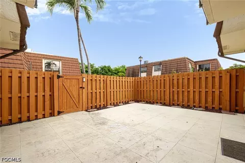 1418 Park Shore Cir #3, Fort Myers, FL 33901
