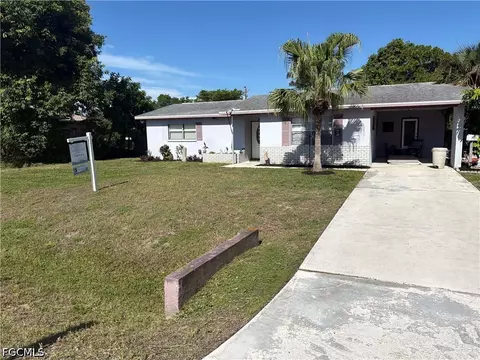17 Illinois Rd, Lehigh Acres, FL 33936
