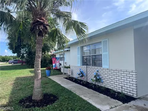 17 Illinois Rd, Lehigh Acres, FL 33936