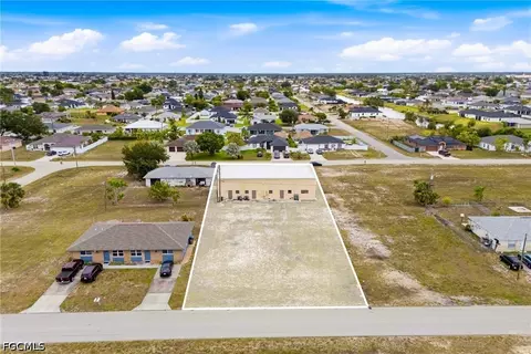 1009 NE 8th Ter, Cape Coral, FL 33909