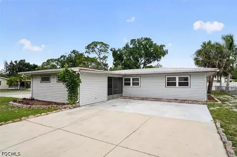 2505 Wood St, Sarasota, FL 34237