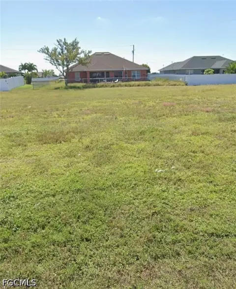 414 Kismet Pkwy W, Cape Coral, FL 33993