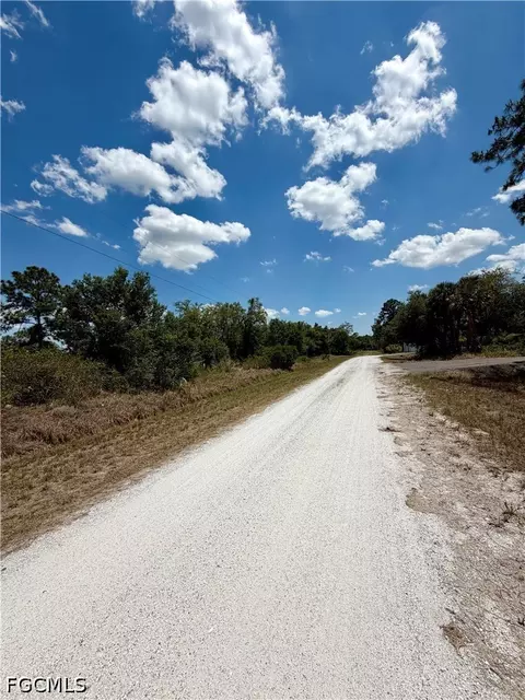 565 S Utopia St, Clewiston, FL 33440 photo 2