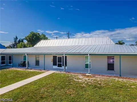 5725 Genesee Pkwy #10, Bokeelia, FL 33922