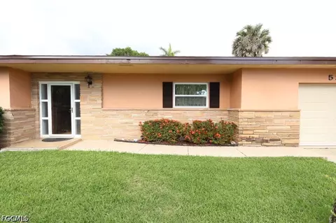 5227 Glade Ct, Cape Coral, FL 33904