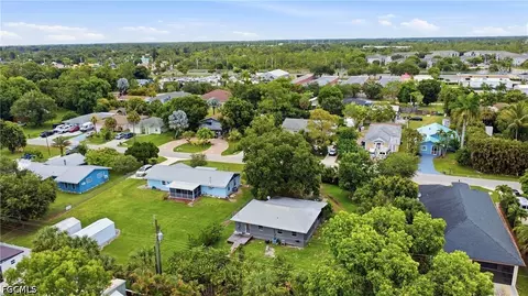 View/Area - 133 2nd St, Naples, FL 34113 photo 2 of 13