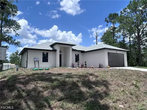 605 E 14th St, Lehigh Acres, FL 33972