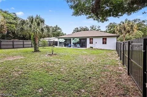 Exterior - 190 Hendry St, Labelle, FL 33935 photo 3 of 3