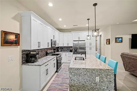 Kitchen - 190 Hendry St, Labelle, FL 33935 photo 4 of 4