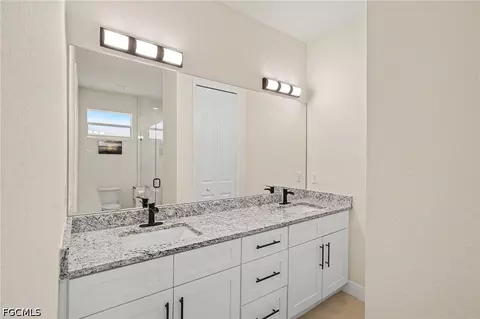 Bath - 190 Hendry St, Labelle, FL 33935 photo 1 of 2