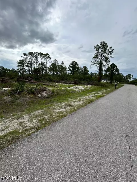1123 Leroy Ave, Lehigh Acres, FL 33972