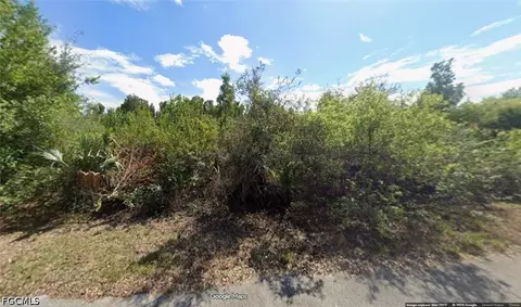 2705 35th St SW, Lehigh Acres, FL 33976
