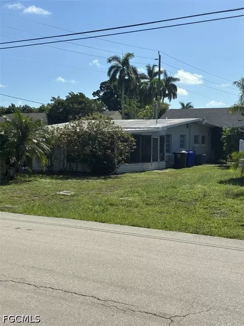 3647 Kelly St, Fort Myers, FL 33901
