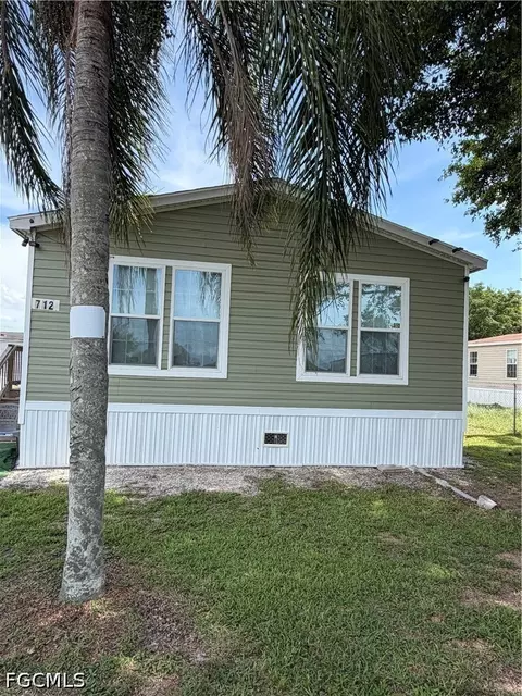 712 Maryland Ave, Clewiston, FL 33440