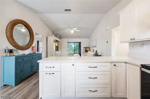 Kitchen - 1159 Lock Ln, Moore Haven, FL 33471 photo 5 of 6