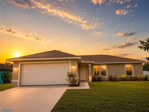 318 SE 46th Ln, Cape Coral, FL 33904