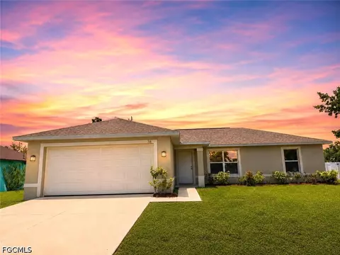 318 SE 46th Ln, Cape Coral, FL 33904