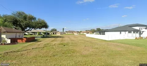 617 SE 1st Ter, Cape Coral, FL 33990