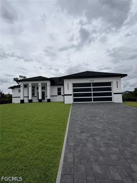 2835 NE 5th Pl, Cape Coral, FL 33909