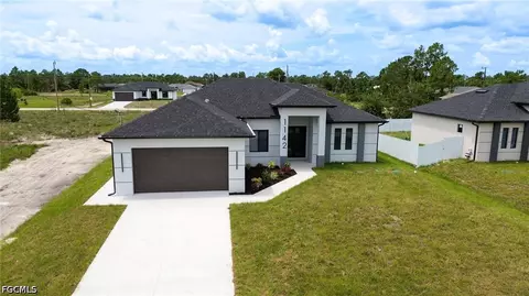 1142 Eclipse St E, Lehigh Acres, FL 33974