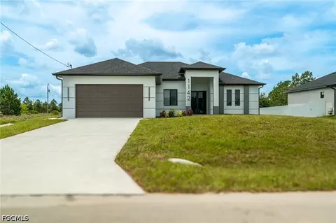 1142 Eclipse St E, Lehigh Acres, FL 33974