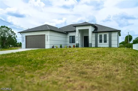 Exterior - 1142 Eclipse St E, Lehigh Acres, FL 33974 photo 3 of 5